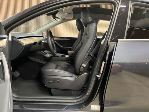 Used 2025 Tesla Model Y Long Range AWD/4WD image 4
