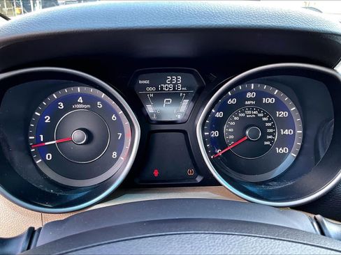Used 2013 Hyundai Elantra Limited w/ Technology Pkg FWD image 26