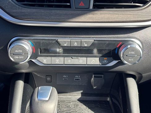 New 2025 Nissan Altima 2.5 SL image 18