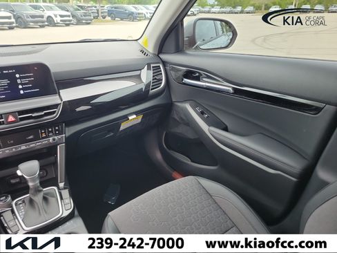 New 2026 Kia Seltos S FWD image 16