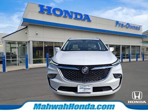 Used 2023 Buick Enclave Avenir w/ Avenir Technology Package AWD/4WD image 2