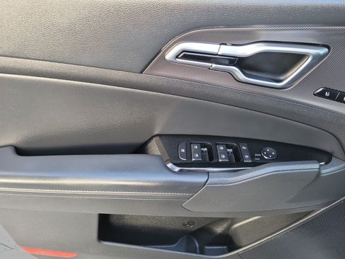 Used 2023 Kia Sportage SX FWD image 13