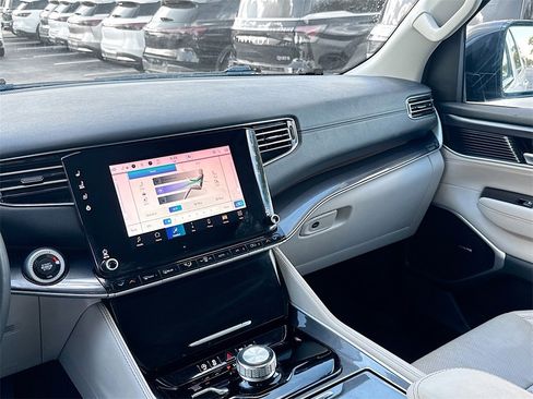 Used 2023 Jeep Wagoneer L 4WD image 25