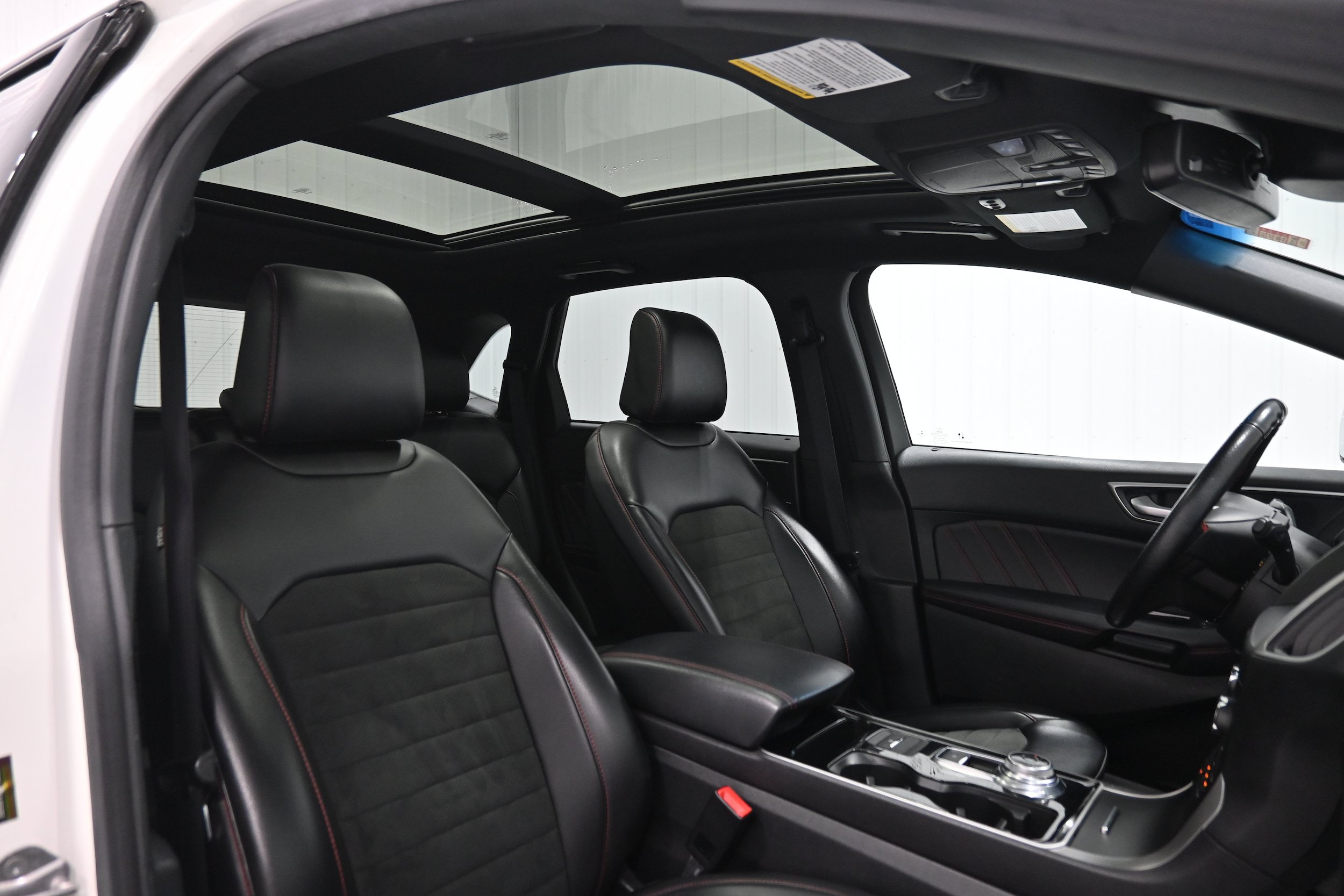 Used 2020 Ford Edge ST-Line w/ Cold Weather Package AWD/4WD image 29