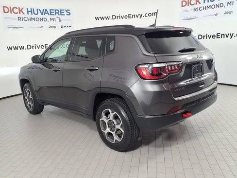 Used 2022 Jeep Compass Trailhawk AWD/4WD image 6