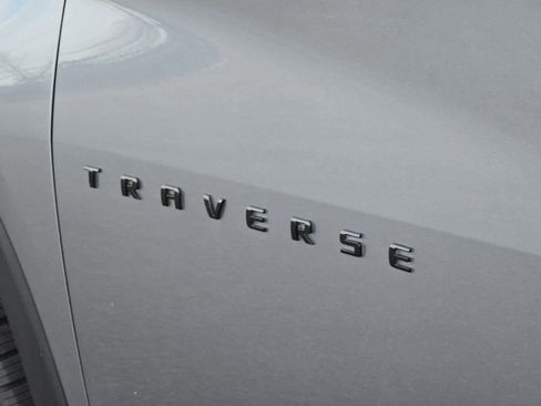 Used 2021 Chevrolet Traverse RS image 29
