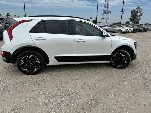 Certified 2023 Kia Niro Wind FWD image 6