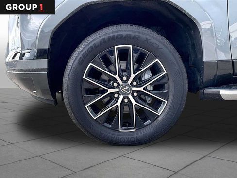 Certified 2025 Lexus GX 550 w/ Cold Area Package AWD/4WD image 9