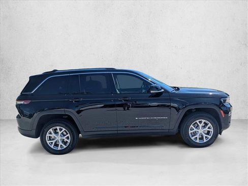 Used 2022 Jeep Grand Cherokee Limited RWD image 4