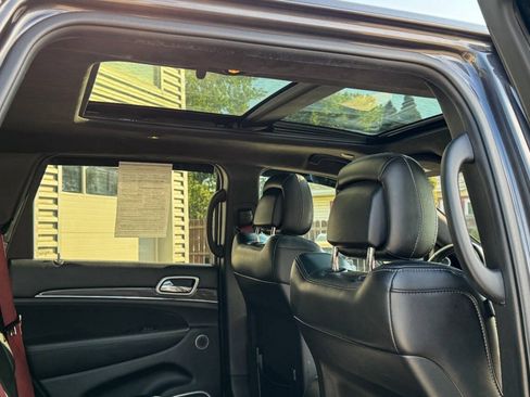 Used 2021 Jeep Grand Cherokee SRT AWD/4WD image 14