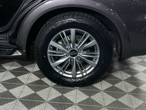 Used 2024 INFINITI QX80 Luxe image 11