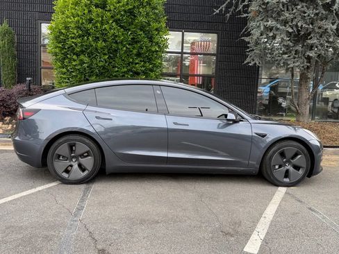 Used 2021 Tesla Model 3 Standard Range Plus RWD image 21