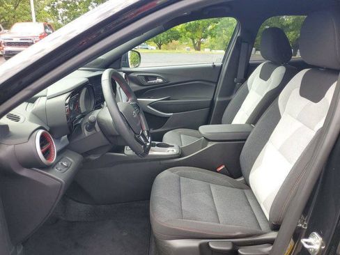 Used 2024 Chevrolet Trax RS w/ Driver Confidence Package FWD image 5