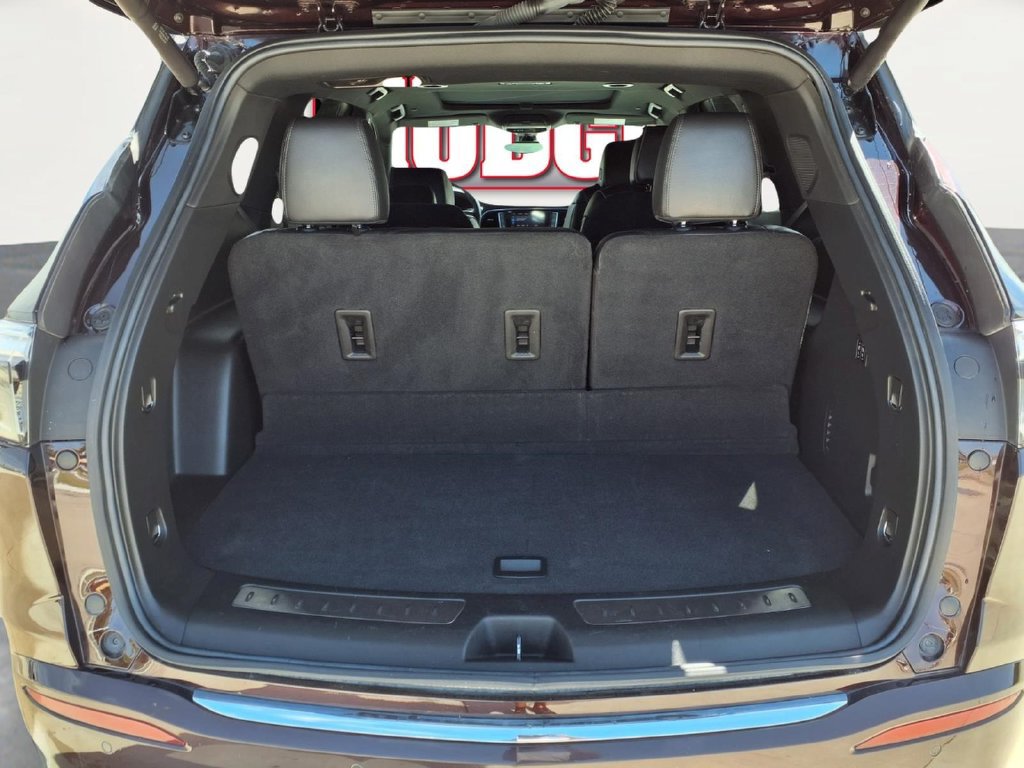 Used 2024 Buick Enclave Avenir AWD/4WD image 25