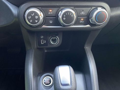 Used 2025 Nissan Kicks Play S image 41