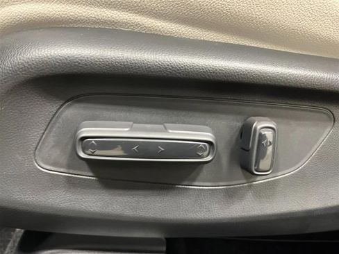 New 2026 Honda HR-V EX-L image 13