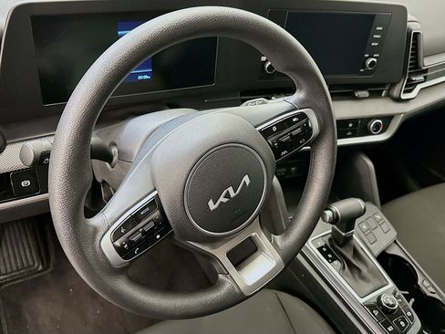 Used 2025 Kia Sportage LX image 18