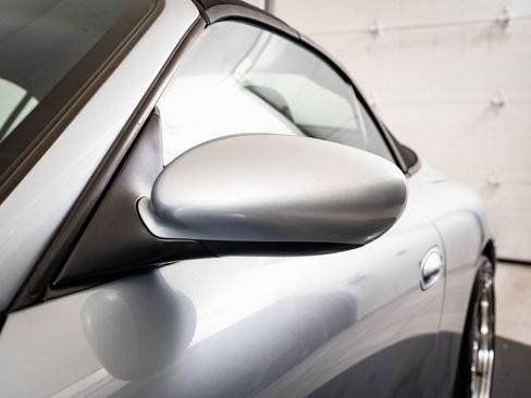 Used 2001 Porsche 911 Carrera 4 image 17