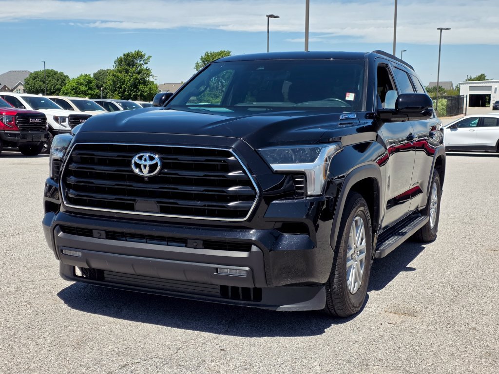 Used 2025 Toyota Sequoia SR5 AWD/4WD image 3