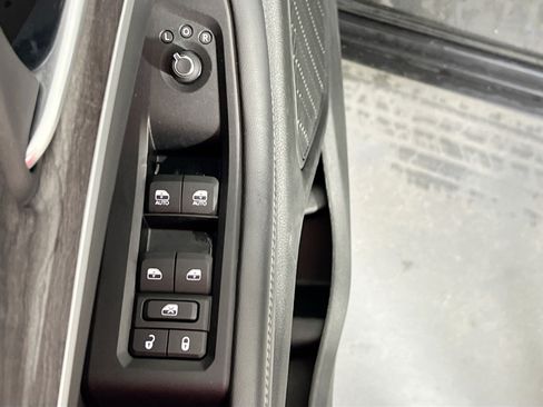 Used 2023 Jeep Grand Cherokee Limited AWD/4WD image 18