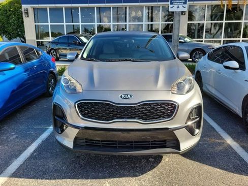 Used 2020 Kia Sportage LX FWD image 2
