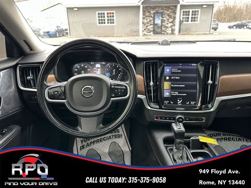 Used 2017 Volvo S90 T6 Inscription w/ Vision Package image 17