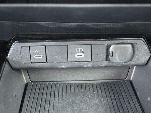 Used 2024 Toyota Prius Prime XSE image 22