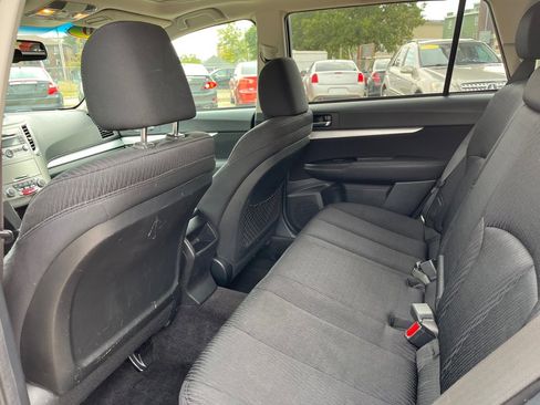 Used 2010 Subaru Outback 2.5i Premium image 12