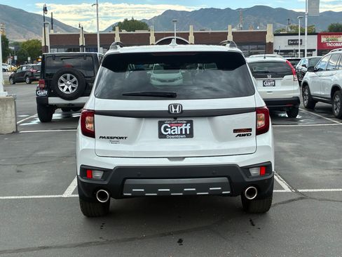 Used 2023 Honda Passport TrailSport image 7