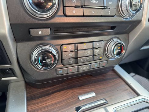 Used 2017 Ford F150 Lariat w/ Equipment Group 502A Luxury image 28