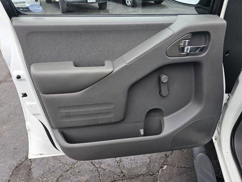 Used 2017 Nissan Frontier S image 16