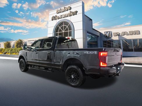 Used 2022 Ford F250 Lariat w/ Black Appearance Package image 10
