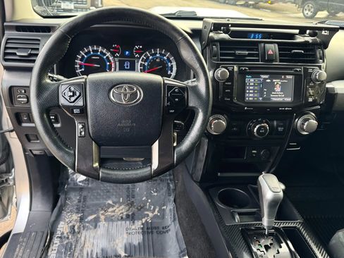 Used 2019 Toyota 4Runner TRD Off-Road AWD/4WD image 6