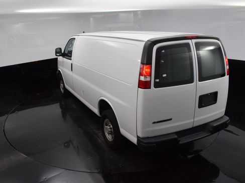 Used 2022 Chevrolet Express 2500 w/ Driver Convenience Package image 28
