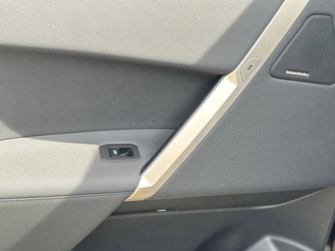 Used 2025 BMW iX xDrive50 w/ Sport Package image 18