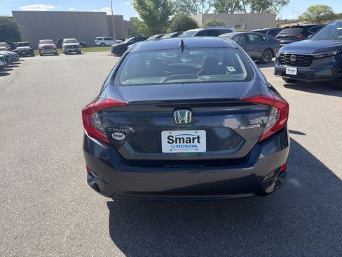 Used 2017 Honda Civic Touring image 6