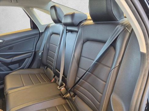Used 2023 Volkswagen Jetta SE w/ Panoramic Sunroof Package FWD image 16