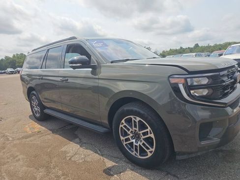 Used 2025 Ford Expedition Max Active RWD image 4