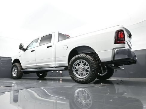 New 2026 RAM 2500 Tradesman AWD/4WD image 32