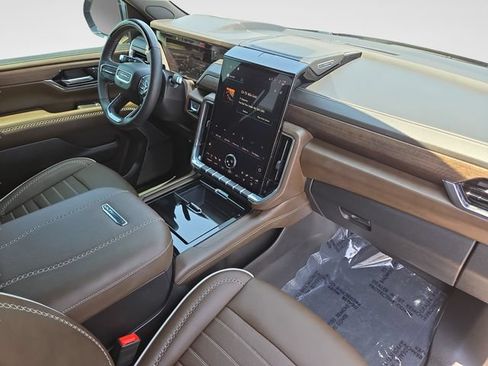 Used 2025 GMC Yukon Denali Ultimate w/ LPO, Floor Liner Package AWD/4WD image 44