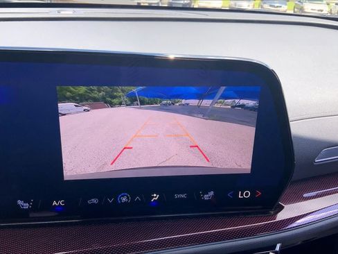 Used 2025 Chevrolet Traverse Z71 AWD/4WD image 27