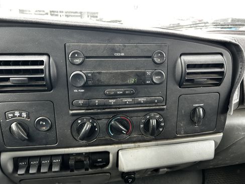 Used 2006 Ford F350 XLT image 14