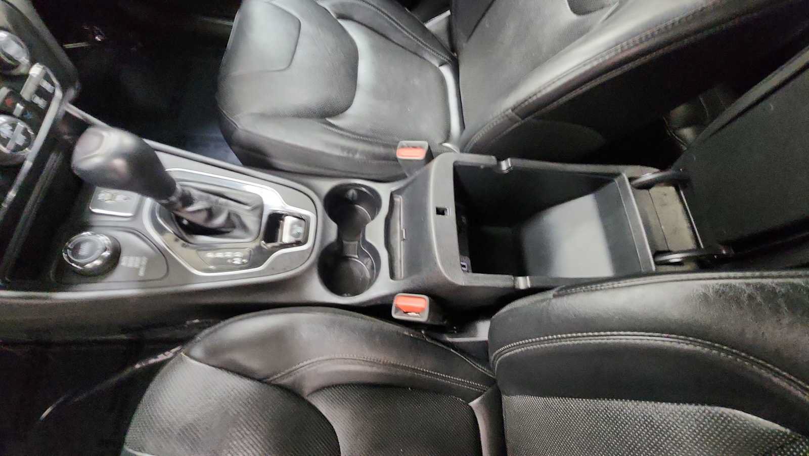 Used 2020 Jeep Cherokee Limited AWD/4WD image 22