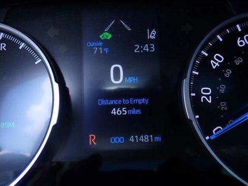 Used 2022 Toyota RAV4 XLE Premium AWD/4WD image 27