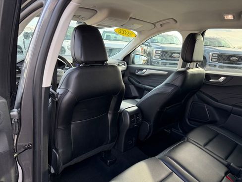 Used 2022 Ford Escape SEL w/ Technology Package image 11