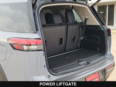 New 2026 Nissan Pathfinder Platinum image 30