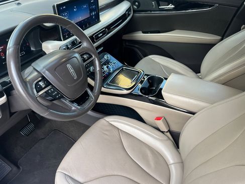 Used 2022 Lincoln Nautilus Reserve w/ Luxury Package image 9