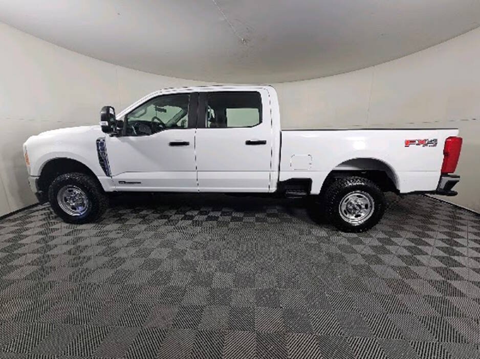 Used 2023 Ford F250 XL w/ FX4 Off-Road Package AWD/4WD image 4