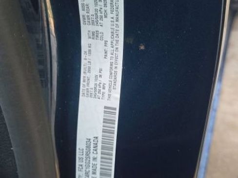 Used 2025 Chrysler Pacifica Limited FWD image 7