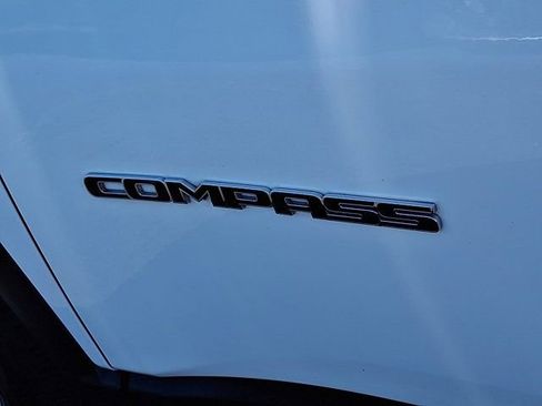 Certified 2022 Jeep Compass Latitude image 33